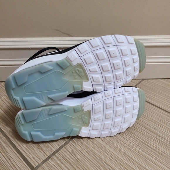 Womens Nike sneakers - Picture 5 of 7